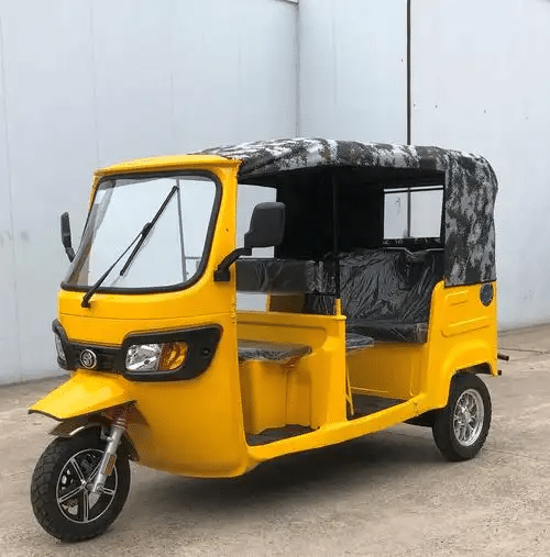 Покрит електрически пътнически триколка